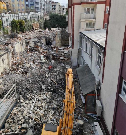 İBB provokasyona devam ediyor: Şimdi de Hiranur Vakfı’nın mescidini yıkıyorlar